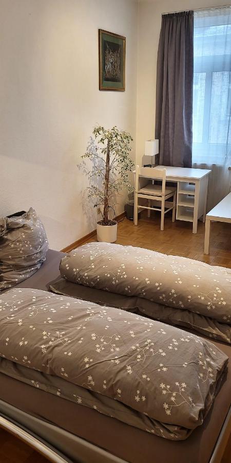 Von Privat, Grosses Zimmer Sehr Zentral In Bad Homburg Stadtmitte Bad Homburg vor der Höhe Eksteriør bilde